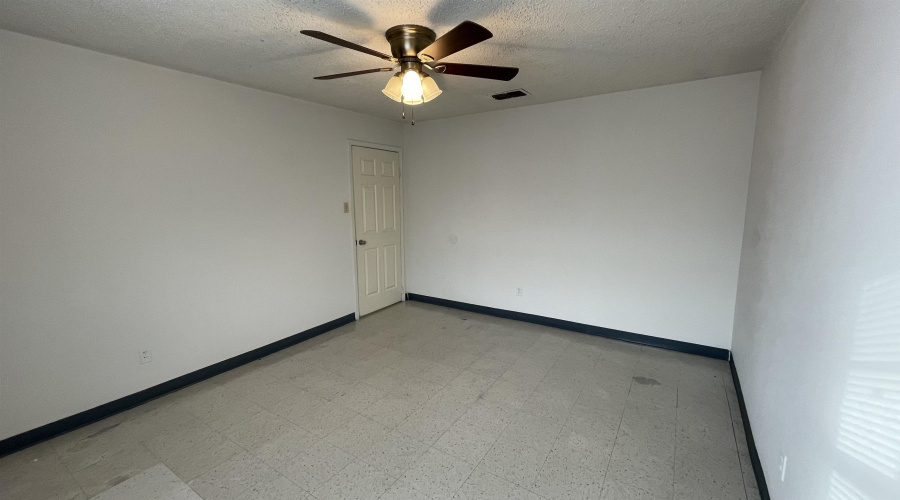 3801 Salinas Ave, Laredo, Texas 78041, 1 Bedroom Bedrooms, 3 Rooms Rooms,1 BathroomBathrooms,Residential,For Rent,3801 Salinas Ave,20260135