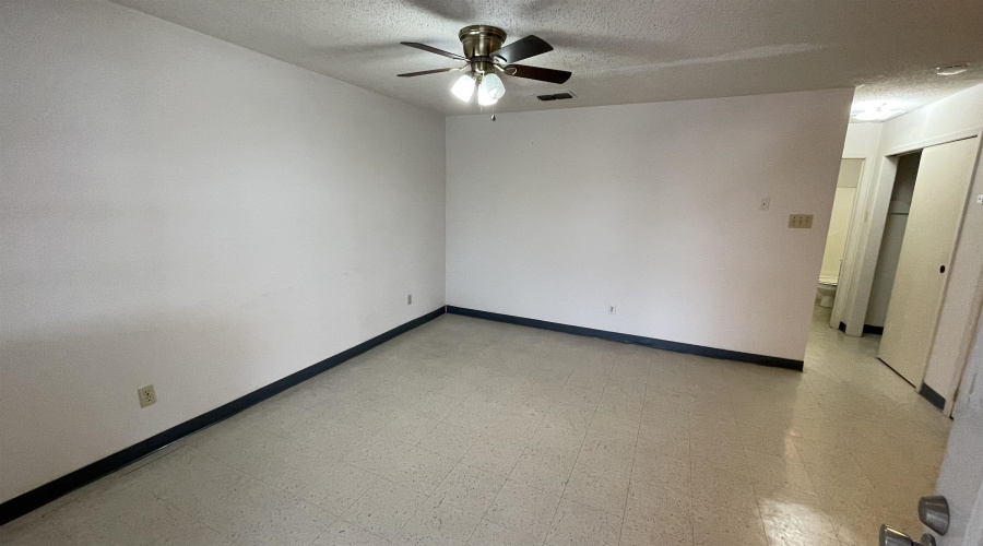 3801 Salinas Ave, Laredo, Texas 78041, 1 Bedroom Bedrooms, 3 Rooms Rooms,1 BathroomBathrooms,Residential,For Rent,3801 Salinas Ave,20260135