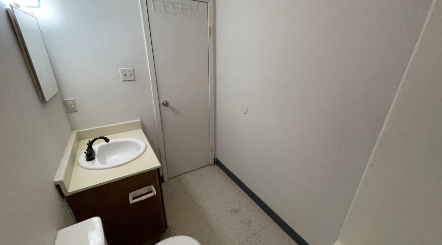 3801 Salinas Ave, Laredo, Texas 78041, 1 Bedroom Bedrooms, 3 Rooms Rooms,1 BathroomBathrooms,Residential,For Rent,3801 Salinas Ave,20260135