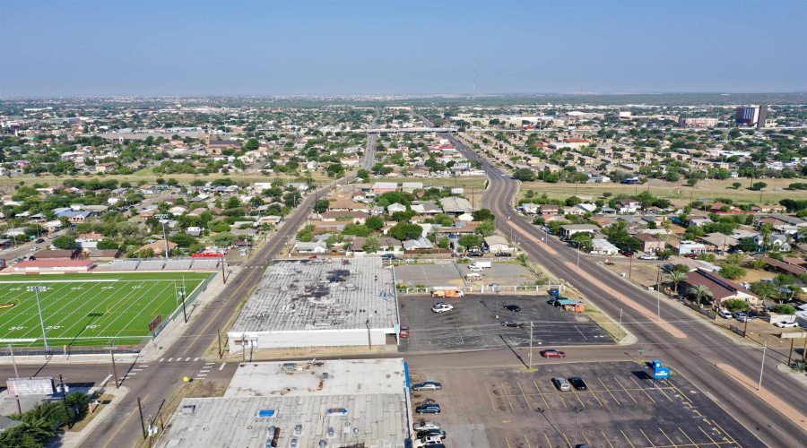 201 E Clark Blvd, Laredo, Texas 78040, 1 Room Rooms,2 BathroomsBathrooms,Commercial retail/office,For Rent,201 E Clark Blvd,20260144