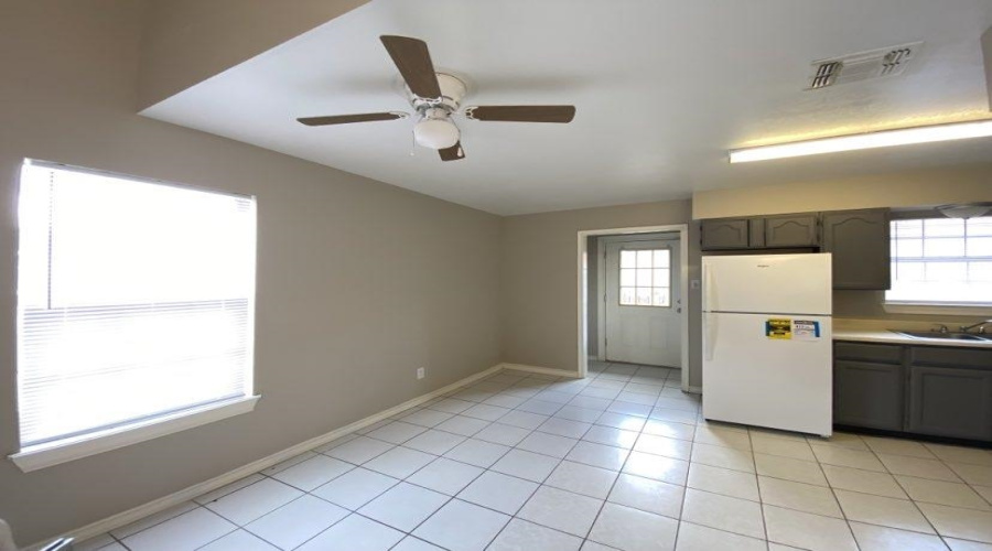 3804 Sunflower Ave, Laredo, Texas 78046, 3 Bedrooms Bedrooms, 5 Rooms Rooms,2 BathroomsBathrooms,Residential,For Rent,3804 Sunflower Ave,20260138