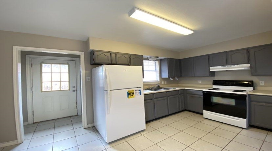 3804 Sunflower Ave, Laredo, Texas 78046, 3 Bedrooms Bedrooms, 5 Rooms Rooms,2 BathroomsBathrooms,Residential,For Rent,3804 Sunflower Ave,20260138