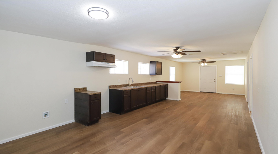 904 E Montgomery St, LARED0, Texas 78040, 4 Bedrooms Bedrooms, 7 Rooms Rooms,2 BathroomsBathrooms,Residential,For Sale,904 E Montgomery St,20260139