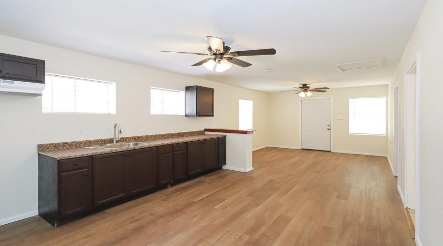 904 E Montgomery St, LARED0, Texas 78040, 4 Bedrooms Bedrooms, 7 Rooms Rooms,2 BathroomsBathrooms,Residential,For Sale,904 E Montgomery St,20260139