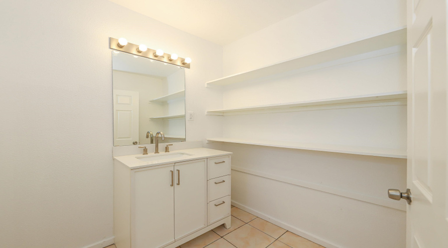 904 E Montgomery St, LARED0, Texas 78040, 4 Bedrooms Bedrooms, 7 Rooms Rooms,2 BathroomsBathrooms,Residential,For Sale,904 E Montgomery St,20260139