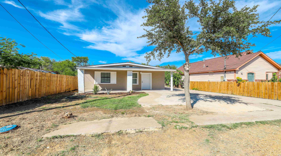 904 E Montgomery St, LARED0, Texas 78040, 4 Bedrooms Bedrooms, 7 Rooms Rooms,2 BathroomsBathrooms,Residential,For Sale,904 E Montgomery St,20260139