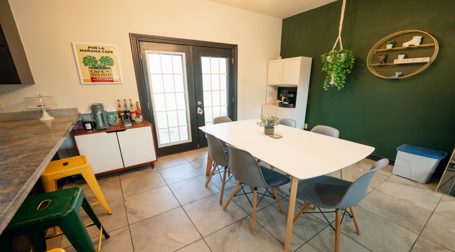 642 Sam Bratton Dr., Laredo, Texas 78046, 3 Bedrooms Bedrooms, 5 Rooms Rooms,2 BathroomsBathrooms,Residential,For Sale,642 Sam Bratton Dr.,20260140