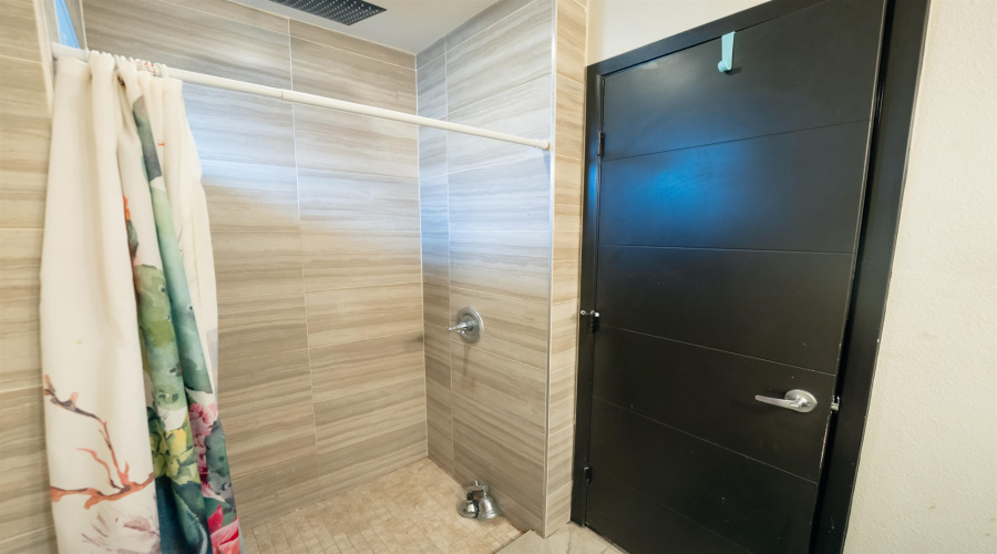 642 Sam Bratton Dr., Laredo, Texas 78046, 3 Bedrooms Bedrooms, 5 Rooms Rooms,2 BathroomsBathrooms,Residential,For Sale,642 Sam Bratton Dr.,20260140