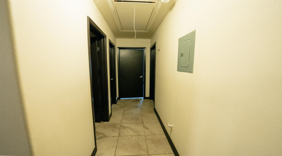 642 Sam Bratton Dr., Laredo, Texas 78046, 3 Bedrooms Bedrooms, 5 Rooms Rooms,2 BathroomsBathrooms,Residential,For Sale,642 Sam Bratton Dr.,20260140