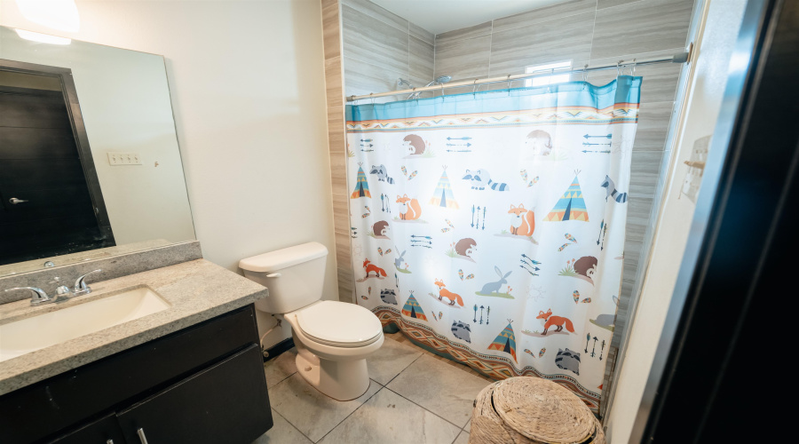 642 Sam Bratton Dr., Laredo, Texas 78046, 3 Bedrooms Bedrooms, 5 Rooms Rooms,2 BathroomsBathrooms,Residential,For Sale,642 Sam Bratton Dr.,20260140