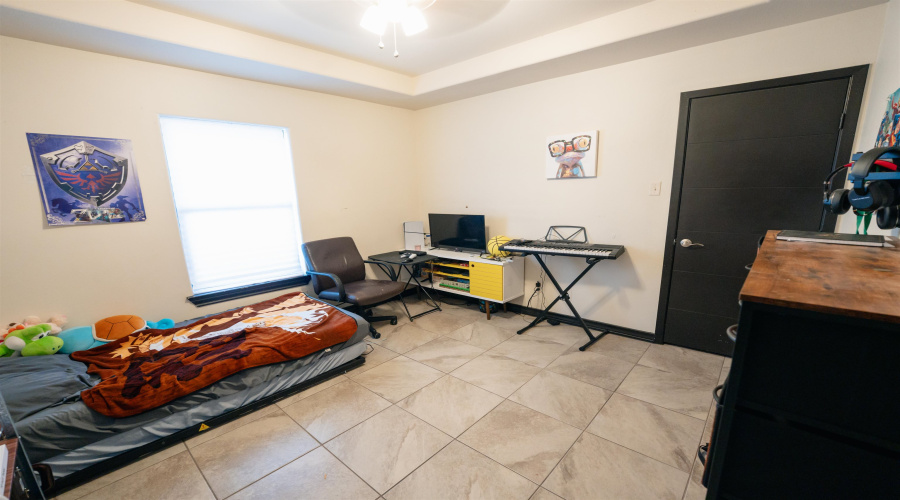 642 Sam Bratton Dr., Laredo, Texas 78046, 3 Bedrooms Bedrooms, 5 Rooms Rooms,2 BathroomsBathrooms,Residential,For Sale,642 Sam Bratton Dr.,20260140