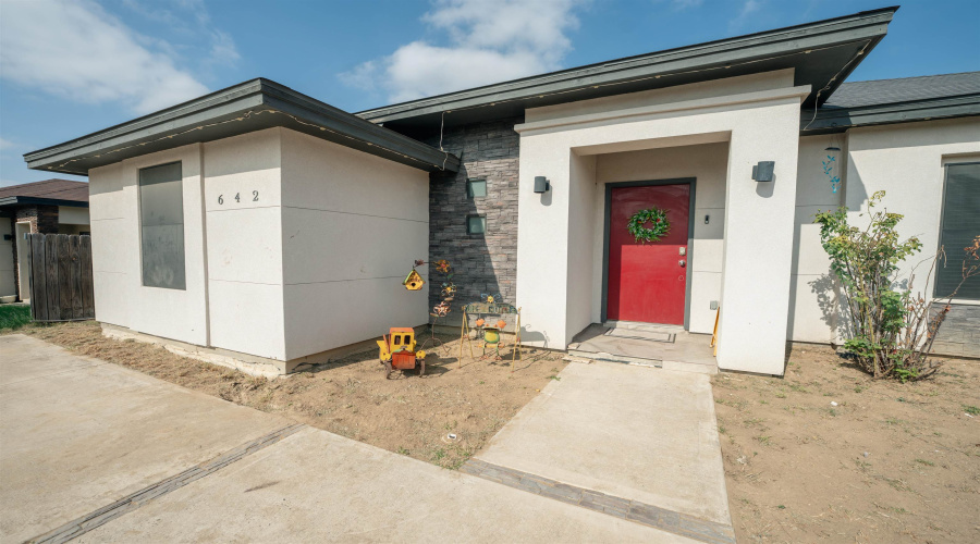 642 Sam Bratton Dr., Laredo, Texas 78046, 3 Bedrooms Bedrooms, 5 Rooms Rooms,2 BathroomsBathrooms,Residential,For Sale,642 Sam Bratton Dr.,20260140