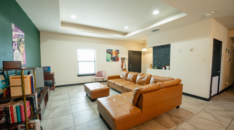 642 Sam Bratton Dr., Laredo, Texas 78046, 3 Bedrooms Bedrooms, 5 Rooms Rooms,2 BathroomsBathrooms,Residential,For Sale,642 Sam Bratton Dr.,20260140