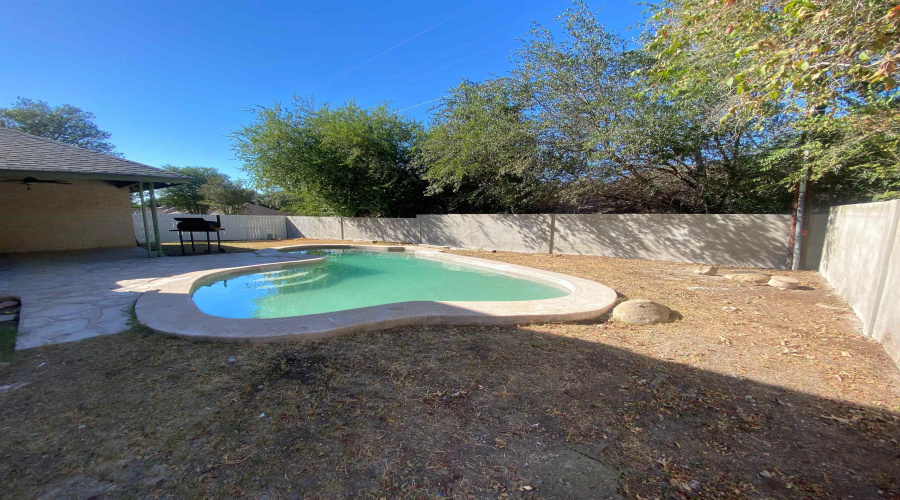 1304 Hunters View Cir, LAREDO, Texas 78045, 4 Bedrooms Bedrooms, 5 Rooms Rooms,3 BathroomsBathrooms,Residential,For Sale,1304 Hunters View Cir,20260146