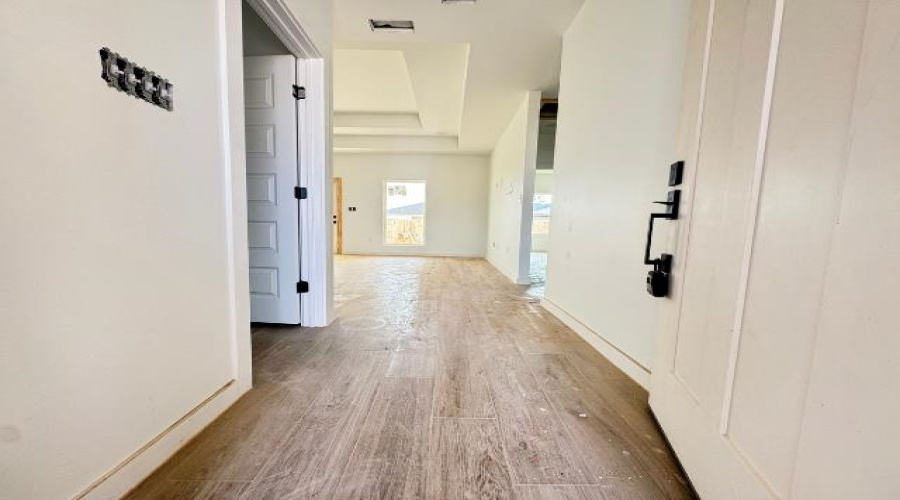 2917 Tiverton Dr, Laredo, Texas 78046, 3 Bedrooms Bedrooms, 5 Rooms Rooms,2 BathroomsBathrooms,Residential,For Sale,2917 Tiverton Dr,20260151