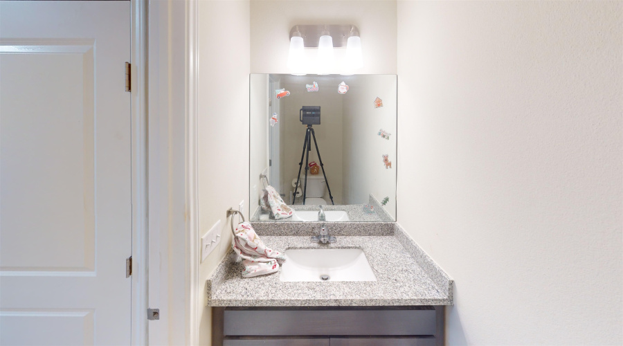 3620 Jorge Sosa, LAREDO, Texas 78046, 3 Bedrooms Bedrooms, 6 Rooms Rooms,2 BathroomsBathrooms,Residential,For Sale,3620 Jorge Sosa,20260152