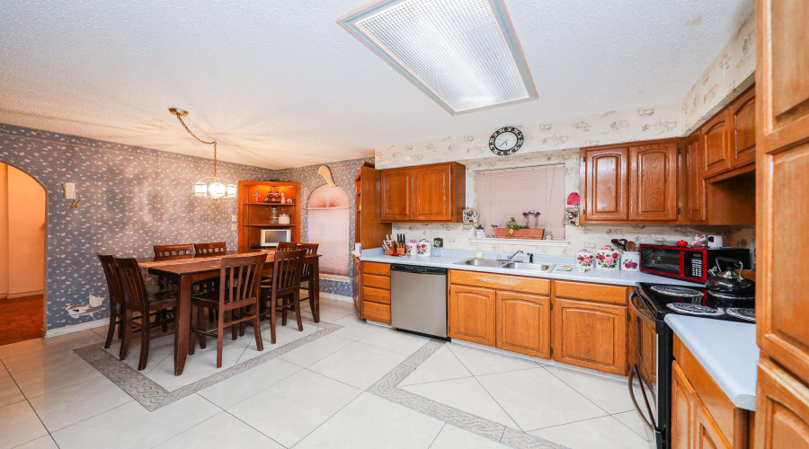 1518 Palmer Dr, Laredo, Texas 78045, 3 Bedrooms Bedrooms, 6 Rooms Rooms,3 BathroomsBathrooms,Residential,For Sale,1518 Palmer Dr,20260154