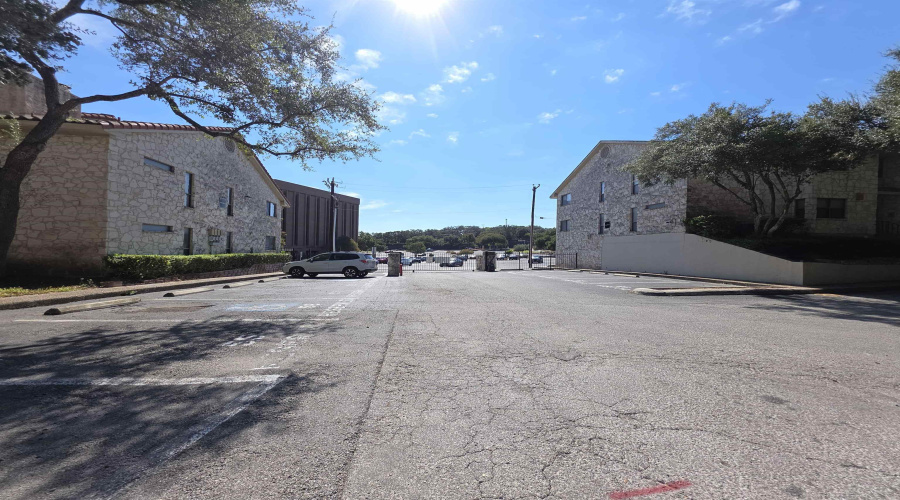 7738 Chambers Rd., San Antonio, Texas 78229, 2 Bedrooms Bedrooms, 4 Rooms Rooms,2 BathroomsBathrooms,Residential,For Rent,7738 Chambers Rd.,20260156