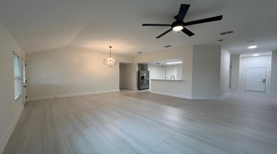 4717 Rocky Ledge Lp, Laredo, Texas 78041, 3 Bedrooms Bedrooms, 6 Rooms Rooms,2 BathroomsBathrooms,Residential,For Rent,4717 Rocky Ledge Lp,20260159