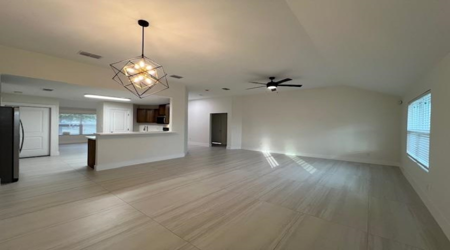 4717 Rocky Ledge Lp, Laredo, Texas 78041, 3 Bedrooms Bedrooms, 6 Rooms Rooms,2 BathroomsBathrooms,Residential,For Rent,4717 Rocky Ledge Lp,20260159