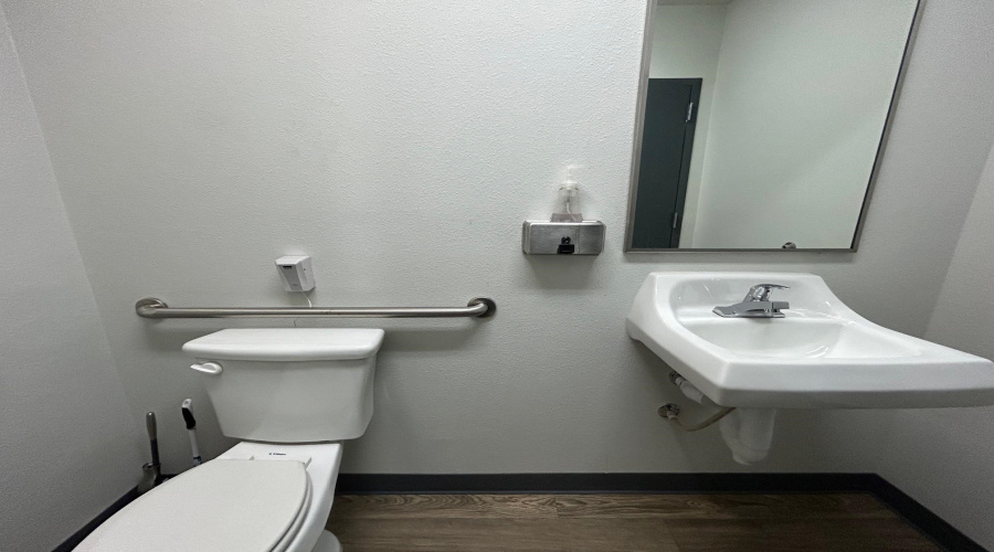 8218 Casa Verde Rd, Laredo, Texas 78041, 1 Room Rooms,3 BathroomsBathrooms,Commercial retail/office,For Sale,8218 Casa Verde Rd,20252054