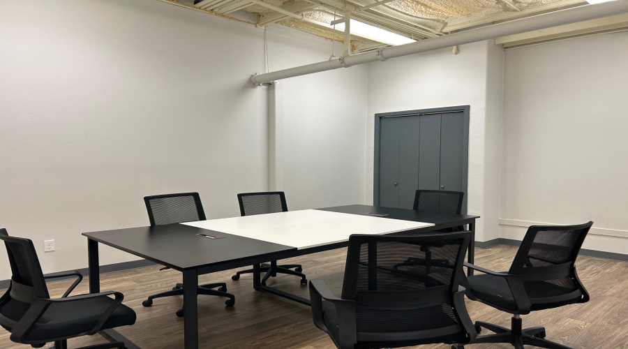 8218 Casa Verde Rd, Laredo, Texas 78041, 1 Room Rooms,3 BathroomsBathrooms,Commercial retail/office,For Sale,8218 Casa Verde Rd,20252054