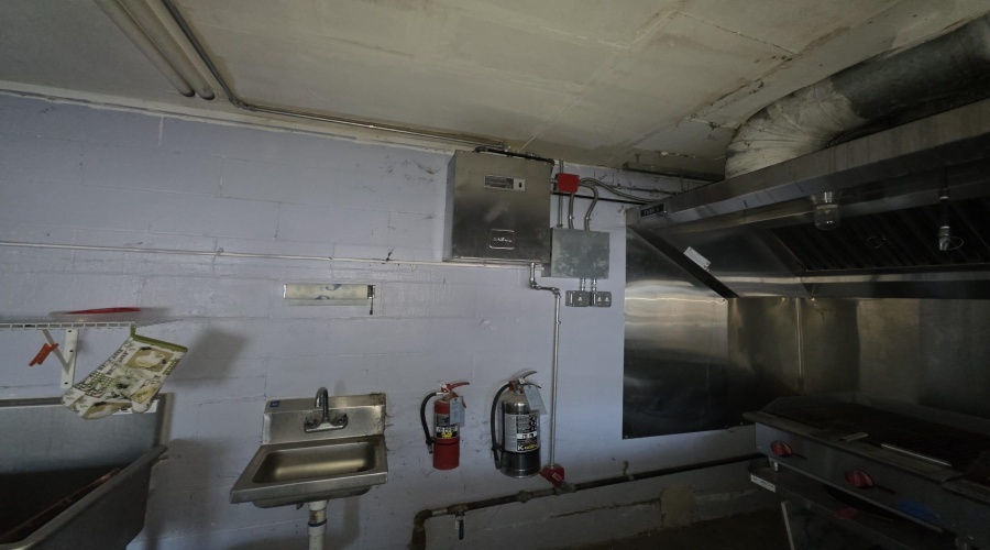 1855 Rigsby Ave., San Antonio, Texas 78210, ,2 BathroomsBathrooms,Commercial retail/office,For Rent,1855 Rigsby Ave.,20260157