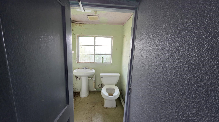 1855 Rigsby Ave., San Antonio, Texas 78210, ,2 BathroomsBathrooms,Commercial retail/office,For Rent,1855 Rigsby Ave.,20260157