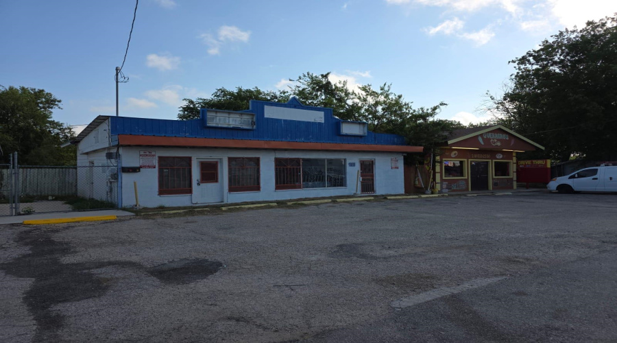 1855 Rigsby Ave., San Antonio, Texas 78210, ,2 BathroomsBathrooms,Commercial retail/office,For Rent,1855 Rigsby Ave.,20260157