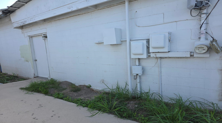 1855 Rigsby Ave., San Antonio, Texas 78210, ,2 BathroomsBathrooms,Commercial retail/office,For Rent,1855 Rigsby Ave.,20260157