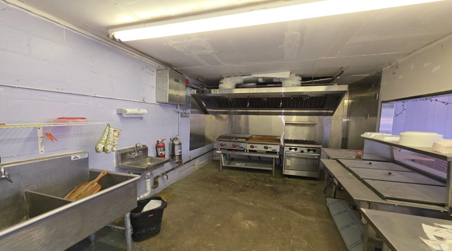 1855 Rigsby Ave., San Antonio, Texas 78210, ,2 BathroomsBathrooms,Commercial retail/office,For Rent,1855 Rigsby Ave.,20260157