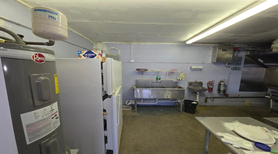 1855 Rigsby Ave., San Antonio, Texas 78210, ,2 BathroomsBathrooms,Commercial retail/office,For Rent,1855 Rigsby Ave.,20260157