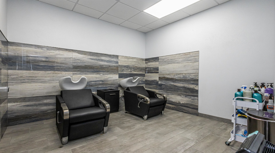 900 Hillside Rd, LAREDO, Texas 78041, 21 Rooms Rooms,2 BathroomsBathrooms,Commercial retail/office,For Rent,900 Hillside Rd,20260158