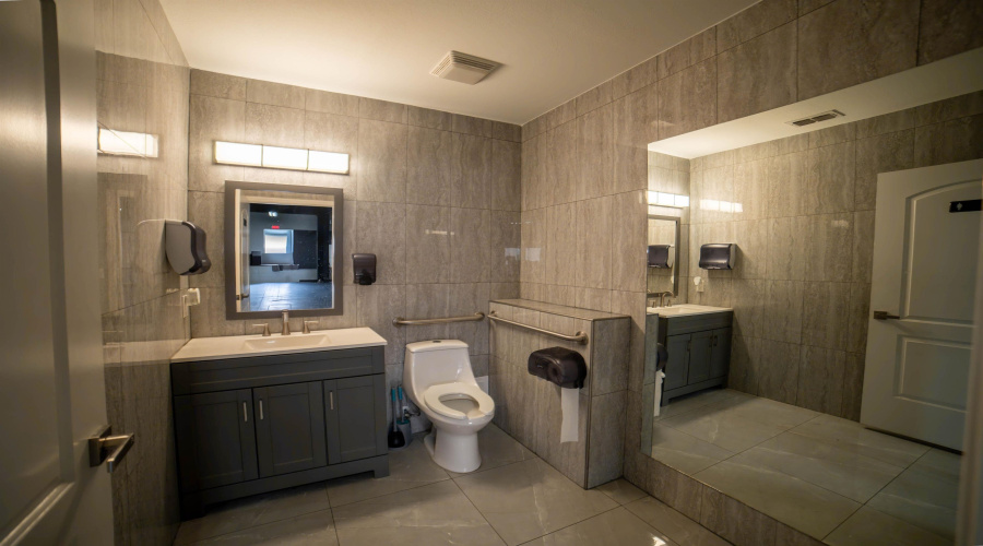 416 Shiloh Dr, Laredo, Texas 78045, 1 Room Rooms,1 BathroomBathrooms,Commercial retail/office,For Sale,416 Shiloh Dr,20260163