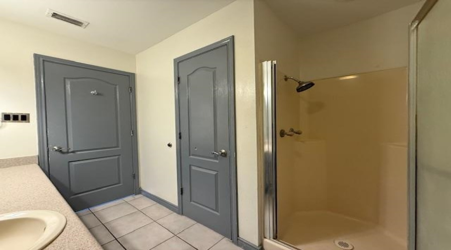 205 Martingale Ln, Laredo, Texas 78041, 3 Bedrooms Bedrooms, 5 Rooms Rooms,2 BathroomsBathrooms,Residential,For Sale,205 Martingale Ln,20260162