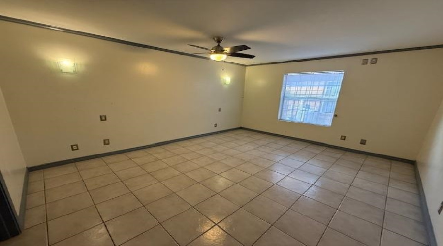 205 Martingale Ln, Laredo, Texas 78041, 3 Bedrooms Bedrooms, 5 Rooms Rooms,2 BathroomsBathrooms,Residential,For Sale,205 Martingale Ln,20260162
