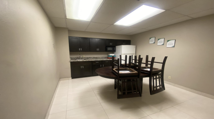 9330 San Mateo Dr, LAREDO, Texas 78045, 1 Bedroom Bedrooms, 21 Rooms Rooms,3 BathroomsBathrooms,Commercial/industrial,For Sale,9330 San Mateo Dr,20260175