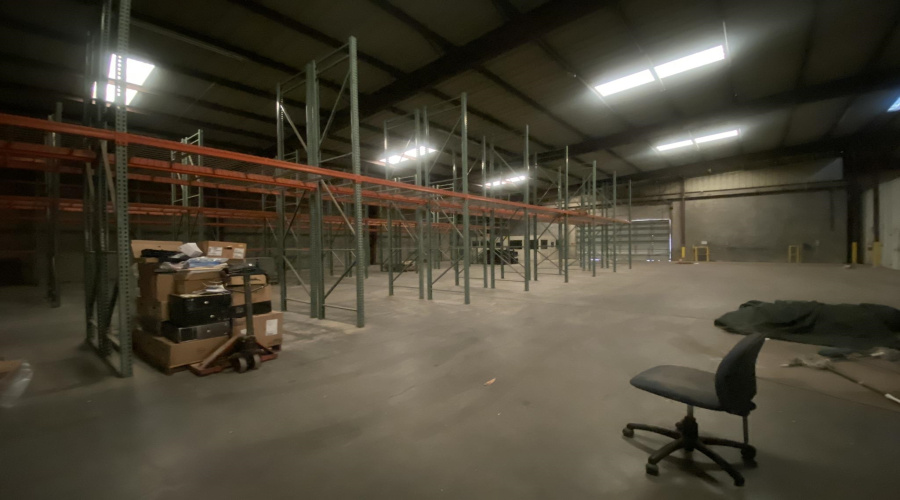 9330 San Mateo Dr, LAREDO, Texas 78045, 1 Bedroom Bedrooms, 21 Rooms Rooms,3 BathroomsBathrooms,Commercial/industrial,For Sale,9330 San Mateo Dr,20260175