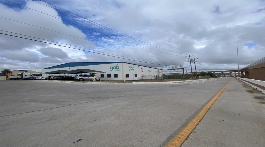 9330 San Mateo Dr, LAREDO, Texas 78045, 1 Bedroom Bedrooms, 21 Rooms Rooms,3 BathroomsBathrooms,Commercial/industrial,For Sale,9330 San Mateo Dr,20260175