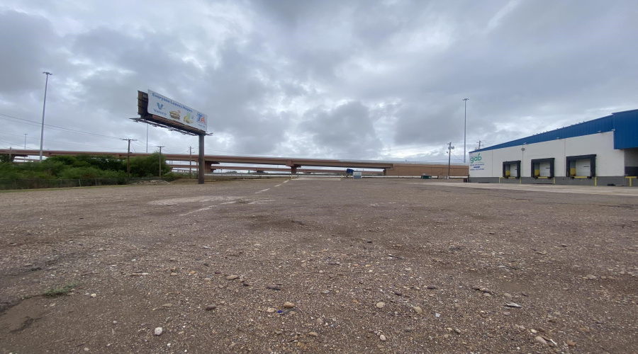 9330 San Mateo Dr, LAREDO, Texas 78045, 1 Bedroom Bedrooms, 21 Rooms Rooms,3 BathroomsBathrooms,Commercial/industrial,For Sale,9330 San Mateo Dr,20260175