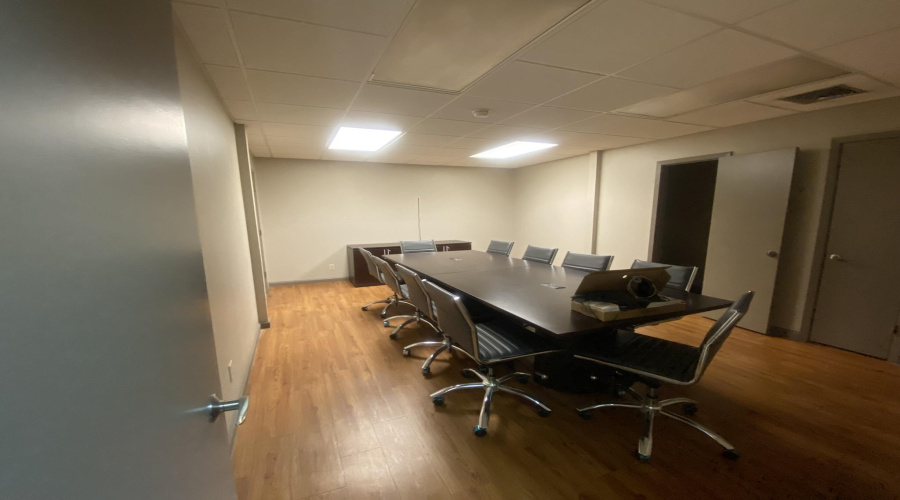 9330 San Mateo Dr, LAREDO, Texas 78045, 1 Bedroom Bedrooms, 21 Rooms Rooms,3 BathroomsBathrooms,Commercial/industrial,For Sale,9330 San Mateo Dr,20260175