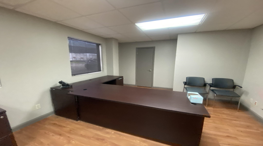 9330 San Mateo Dr, LAREDO, Texas 78045, 1 Bedroom Bedrooms, 21 Rooms Rooms,3 BathroomsBathrooms,Commercial/industrial,For Sale,9330 San Mateo Dr,20260175