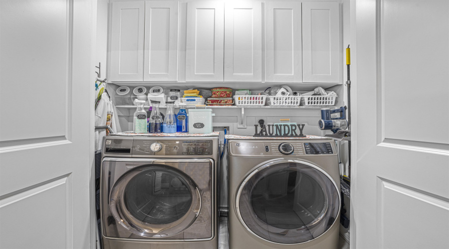 930 La Rosita, Laredo, Texas 78046, 4 Bedrooms Bedrooms, 6 Rooms Rooms,2 BathroomsBathrooms,Residential,For Sale,930 La Rosita,20260176