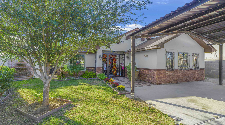 930 La Rosita, Laredo, Texas 78046, 4 Bedrooms Bedrooms, 6 Rooms Rooms,2 BathroomsBathrooms,Residential,For Sale,930 La Rosita,20260176