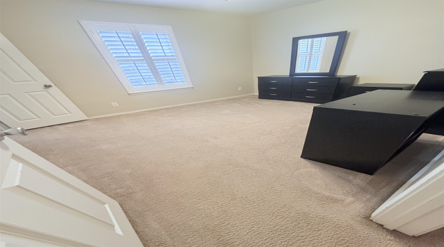 17543 College Port Dr, Laredo, Texas 78045, 5 Bedrooms Bedrooms, 7 Rooms Rooms,3 BathroomsBathrooms,Residential,For Sale,17543 College Port Dr,20260180