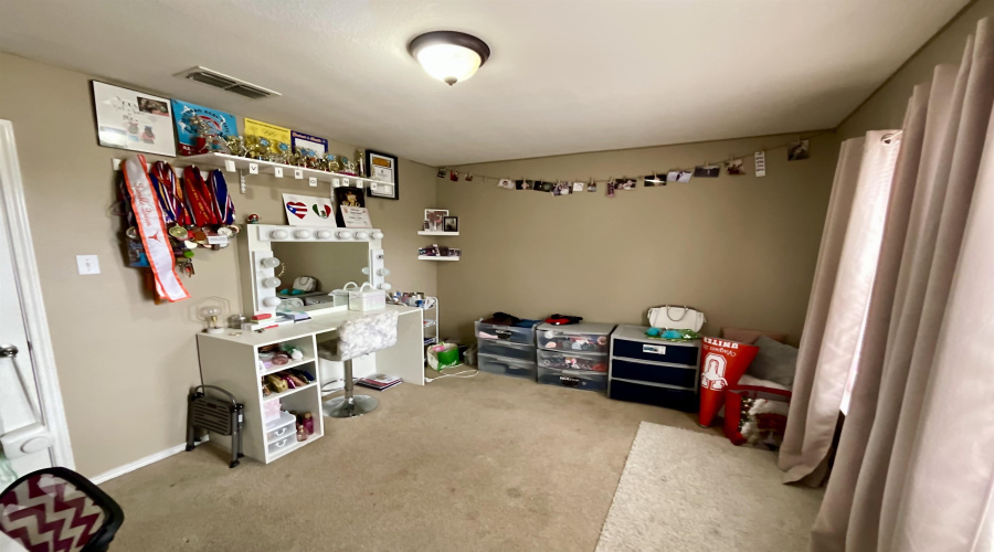 17417 College Port Dr, Laredo, Texas 78045, 5 Bedrooms Bedrooms, 8 Rooms Rooms,2 BathroomsBathrooms,Residential,For Sale,17417 College Port Dr,20260187