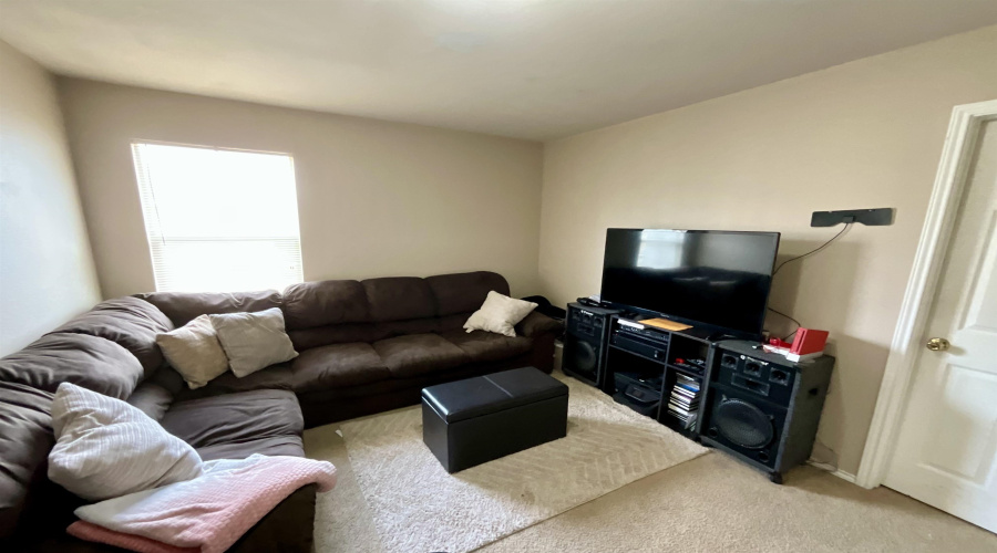 17417 College Port Dr, Laredo, Texas 78045, 5 Bedrooms Bedrooms, 8 Rooms Rooms,2 BathroomsBathrooms,Residential,For Sale,17417 College Port Dr,20260187