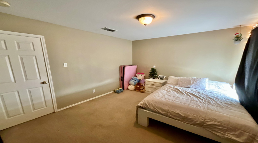 17417 College Port Dr, Laredo, Texas 78045, 5 Bedrooms Bedrooms, 8 Rooms Rooms,2 BathroomsBathrooms,Residential,For Sale,17417 College Port Dr,20260187