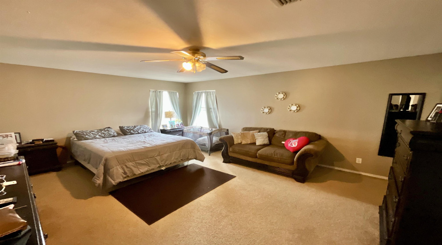 17417 College Port Dr, Laredo, Texas 78045, 5 Bedrooms Bedrooms, 8 Rooms Rooms,2 BathroomsBathrooms,Residential,For Sale,17417 College Port Dr,20260187