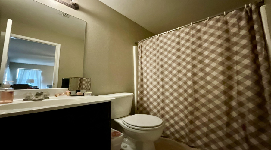 17417 College Port Dr, Laredo, Texas 78045, 5 Bedrooms Bedrooms, 8 Rooms Rooms,2 BathroomsBathrooms,Residential,For Sale,17417 College Port Dr,20260187